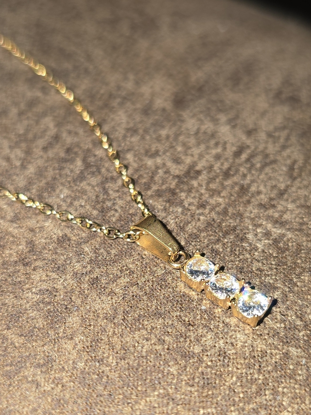 NEW 18K Gold Plated Stainless Steel 3-Stone Pendant Necklace Tarnish-Free 18in.